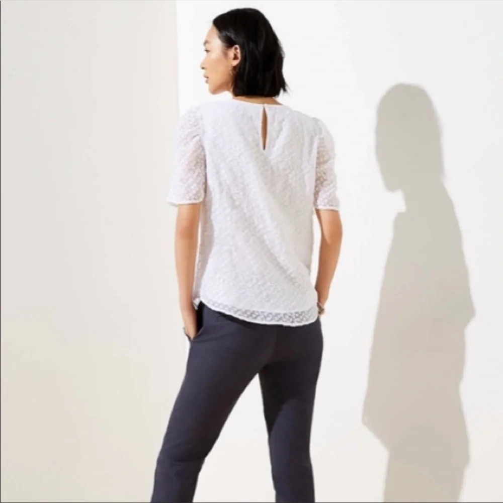 NWOT Super cute Loft blouse with puff sleeves! - Picture 5 of 10